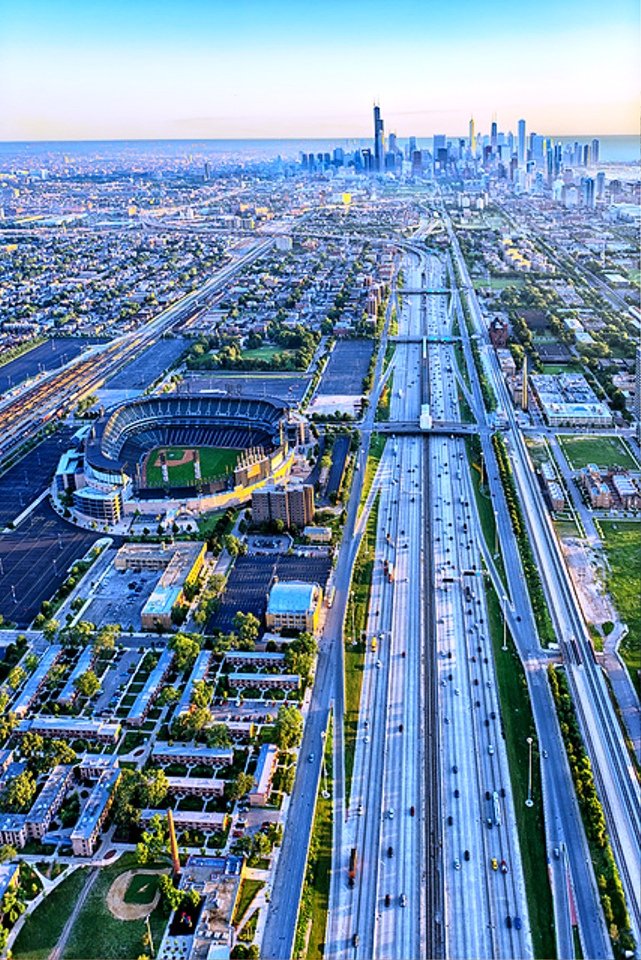 The way to downtown Chicago, USA