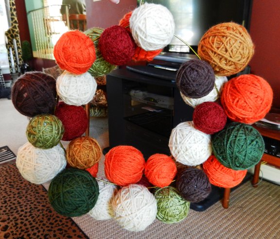 Yarn Ball Wreath Tutorial