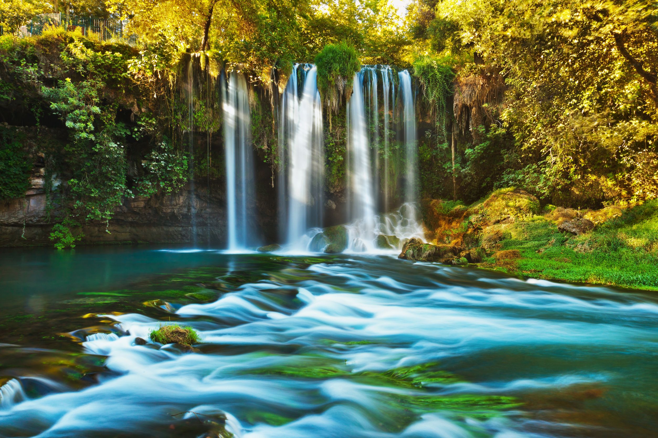 Beautiful Waterfall Pictures And Wallpapers
