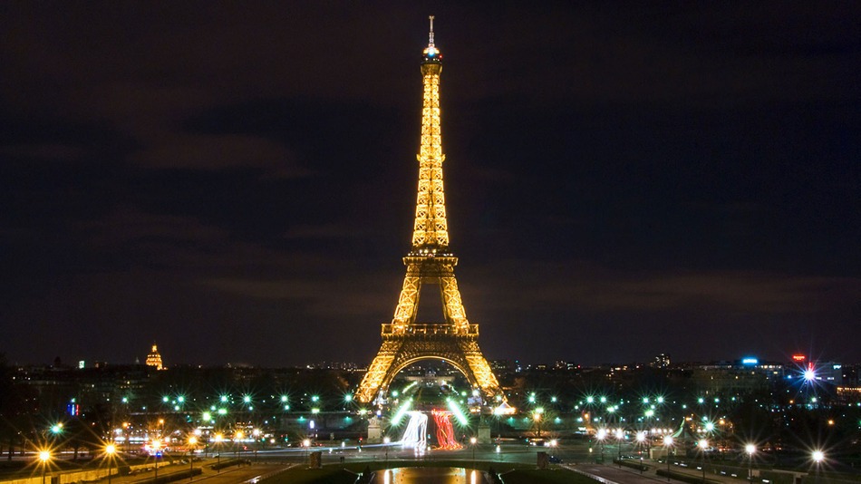 Must Visit The Breathtaking Eiffel Tower