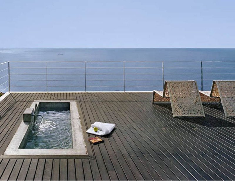 small rooftop swimming pool design in house