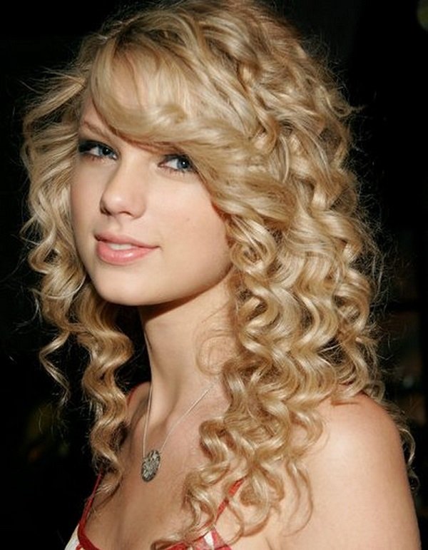 30 Best Curly Hairstyles For Women