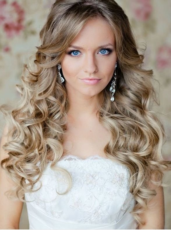 30 Best Curly Hairstyles For Women
