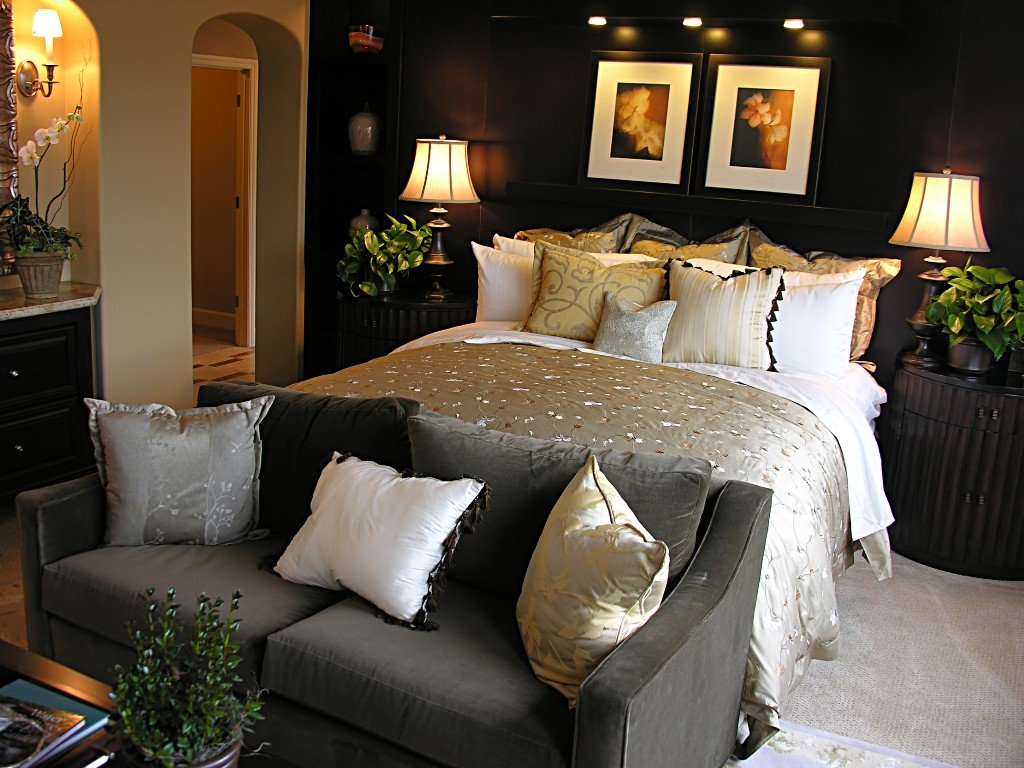 25 Beautiful Bedroom Decorating Ideas