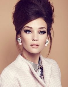 Classic And Vintage Retro Hairstyles