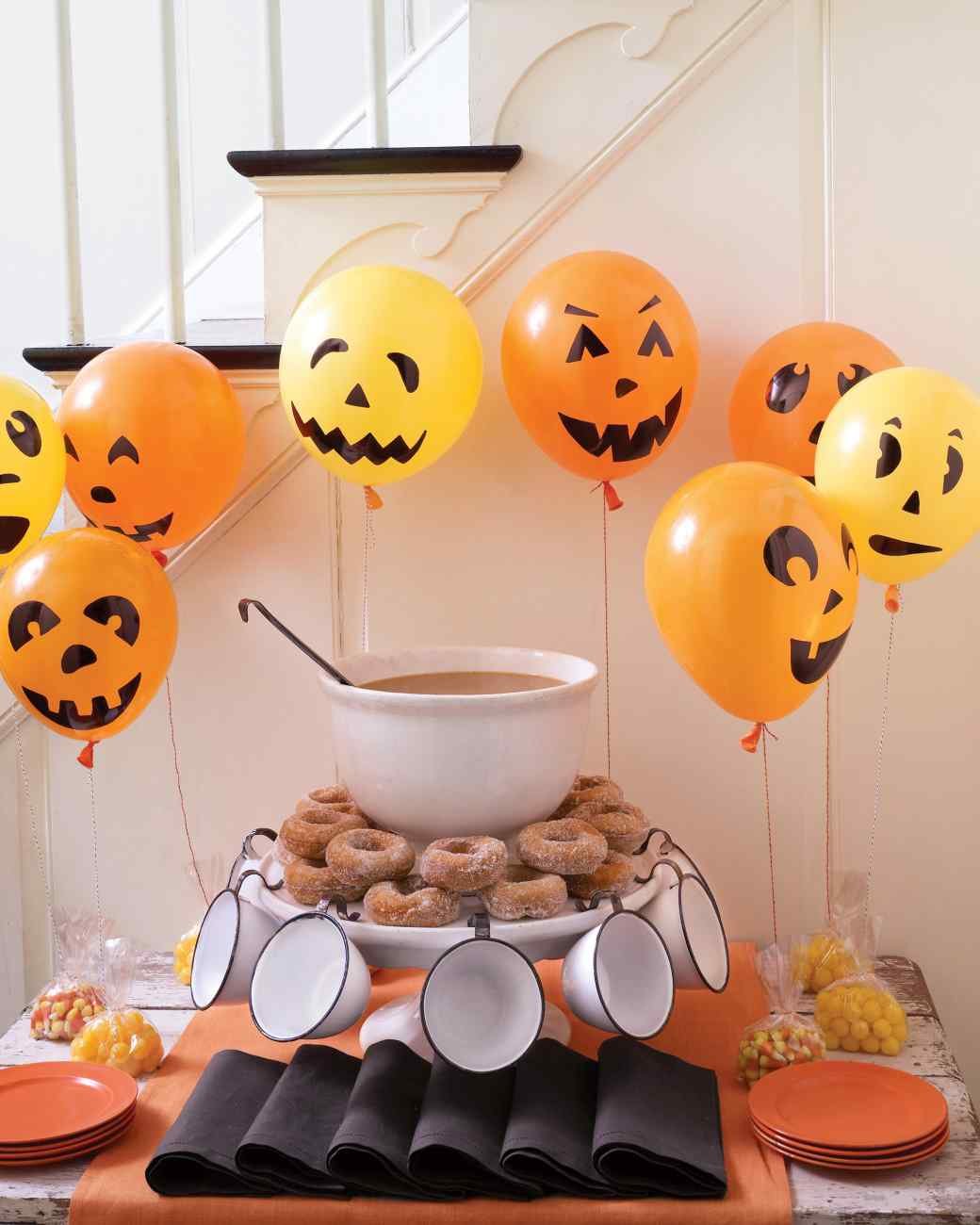 50 Awesome Halloween Decorations to Make This Year