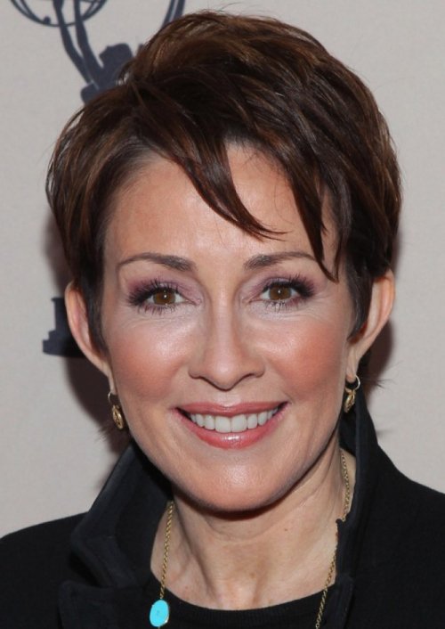 40 Classic Short Hairstyles For Round Faces