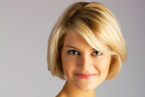 stylish short hairstyles for round faces