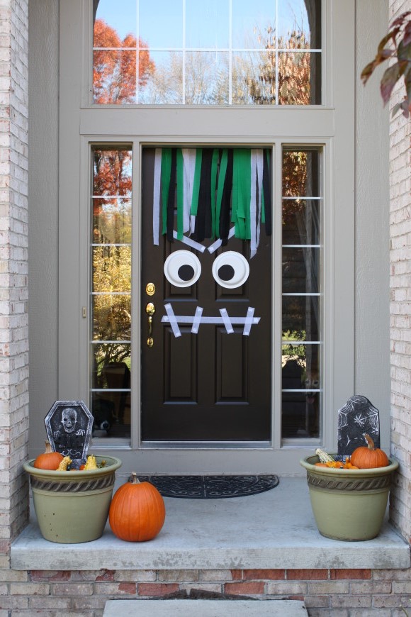 50 Awesome Halloween Decorations to Make This Year