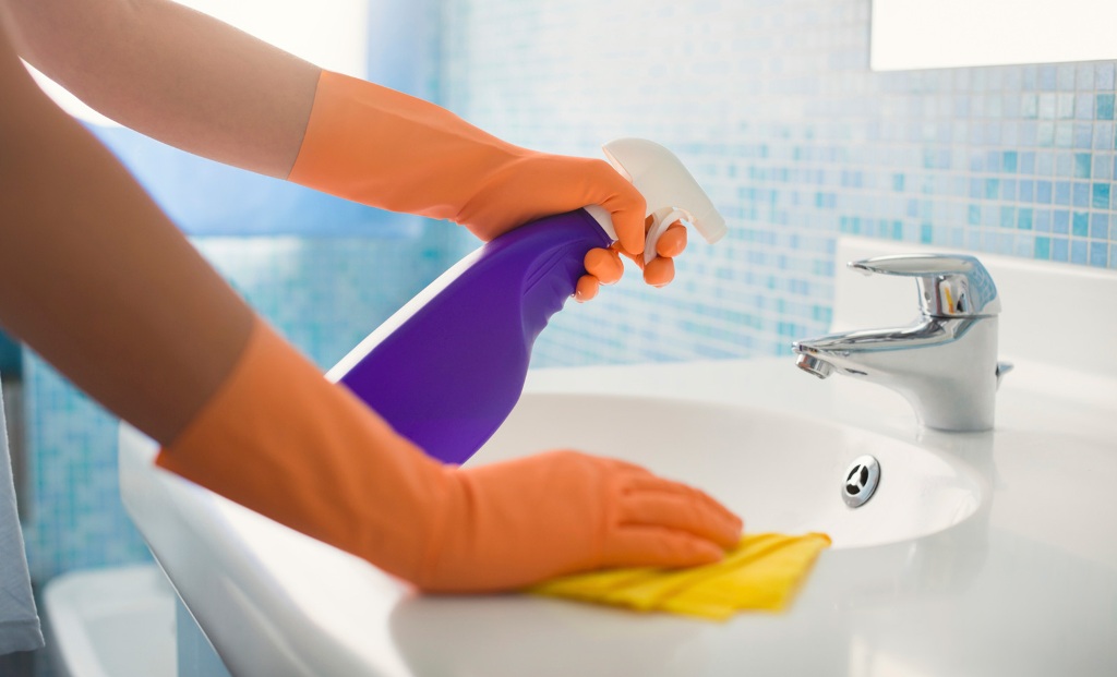 Simple and Efficient Tips on How to Clean Your Bathroom