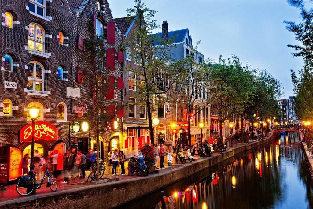 7 Easy Ways to Save Time When Visiting Amsterdam