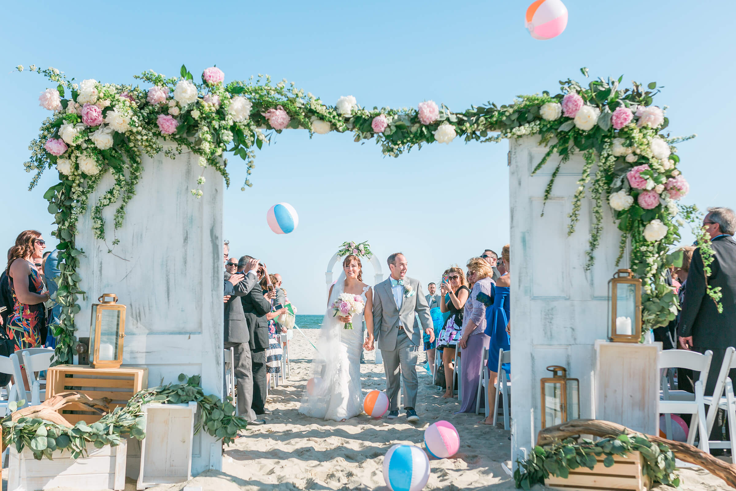 Why Linen Pants And Shirts Best For The Beach Wedding?