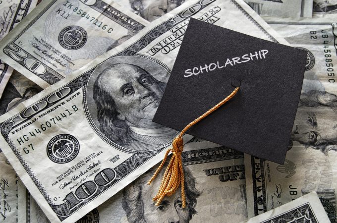 Set Your Mindset and The Stage Perfectly to Get a College Scholarships