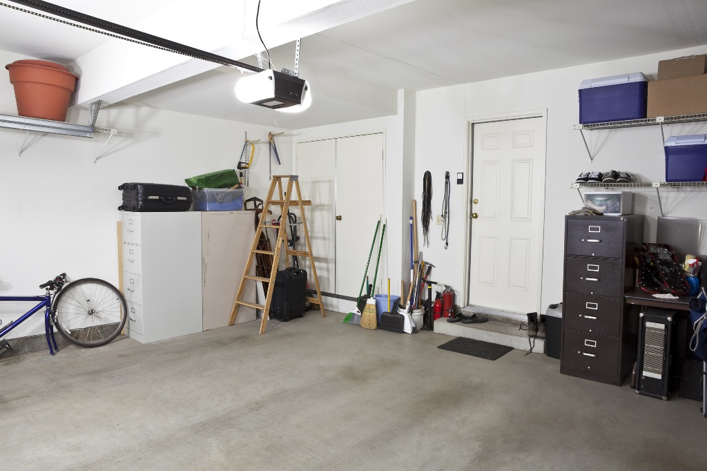 How to Keep Your Garage Warm in Winter