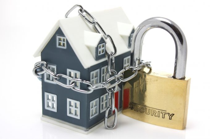 6 Tips to Secure Your Home When You Are Out For a Vacation