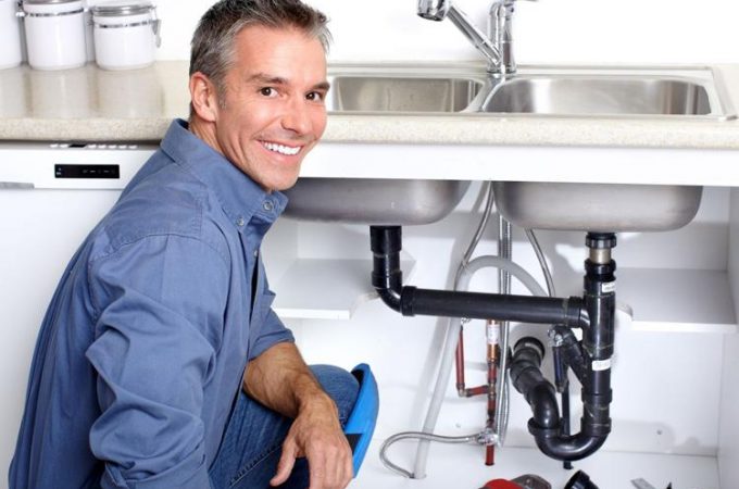 4 Things to Look for When Hiring a Plumber