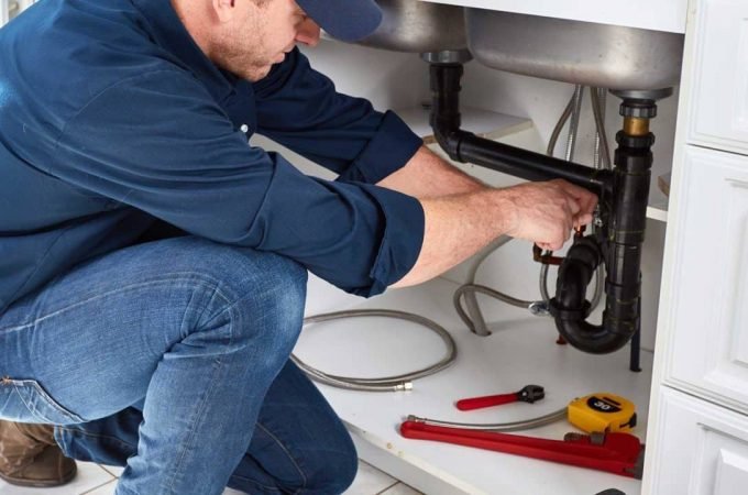 Using a Licensed Plumber Contractor for Any Home Plumbing Projects