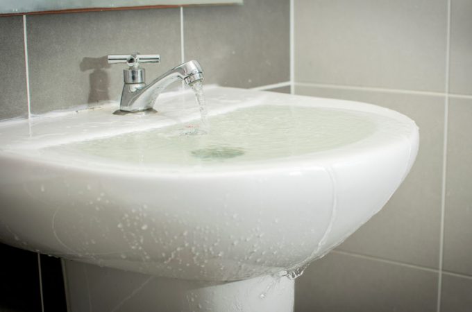 Signs That You Need Clogged Sink Plumbing Services
