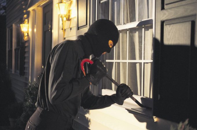 Do You Know The Techniques Thieves Use to Enter Homes?