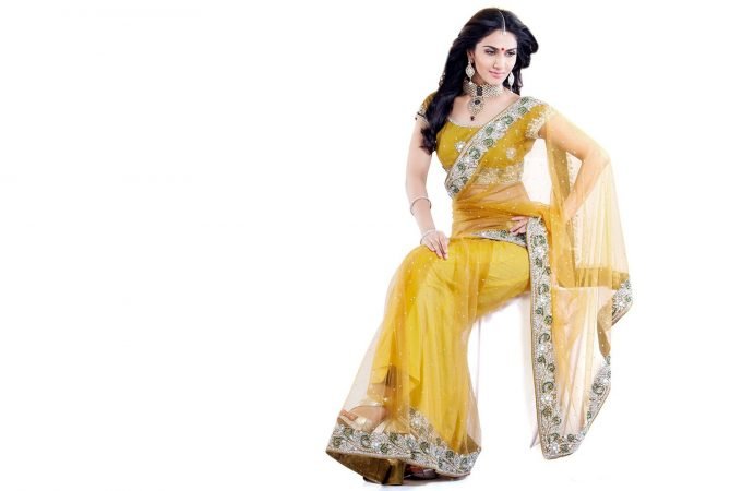 8 Traditional Sarees You Must Have In Your Wardrobe If You Are a Bride