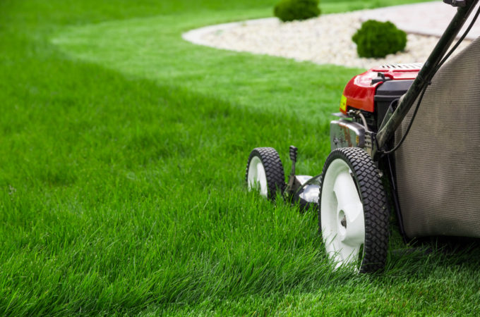 3 Reasons Why You Should Consider Hiring a Lawn Mowing Company
