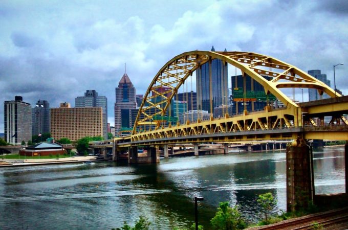 Pittsburgh: The Best of Bridge City