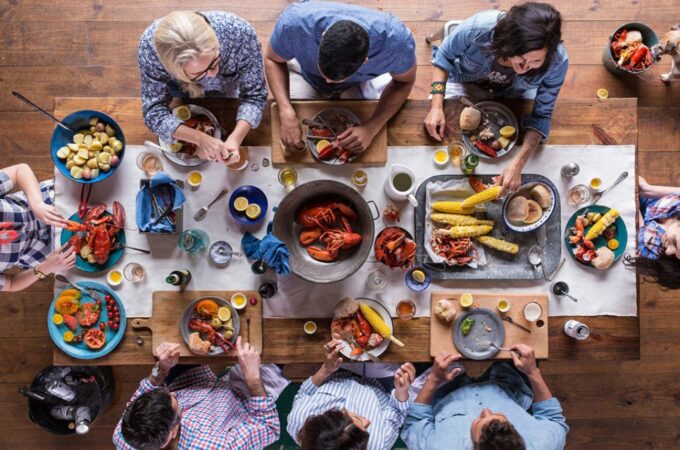 6 Surprisingly Easy Hacks for Dinner Party Newbies (On a Budget!)