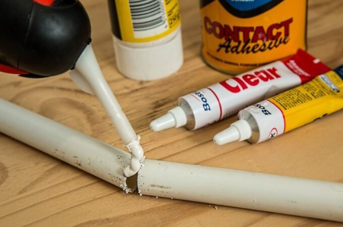 6 Occasions Where Superglue Might Save the Day