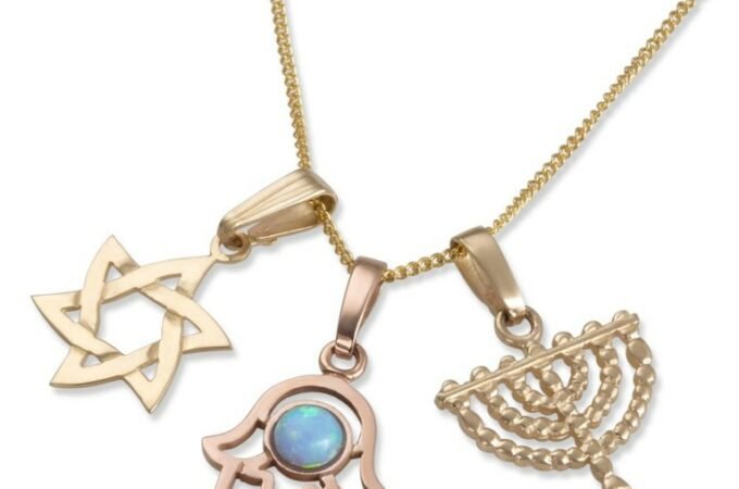 The Powerful Symbolism of Judaica Jewelry