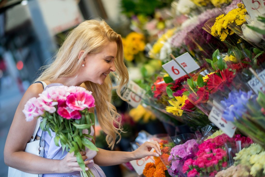 Buy Flowers On a Budget With These Tricks