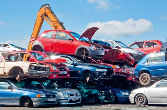 Why is it Advisable to Use Car Wreckers for Disposing Your Old Car?