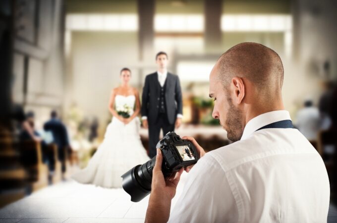6 Benefits of Hiring a Professional Wedding Photographer