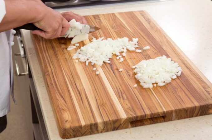 How to Maintain and Oil a Wood Cutting Board