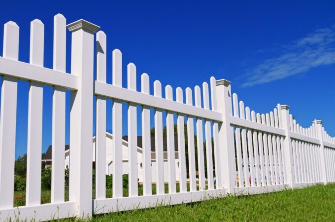 Should You Build a Fence? Here’s Why It’s a Great Choice For Your Home