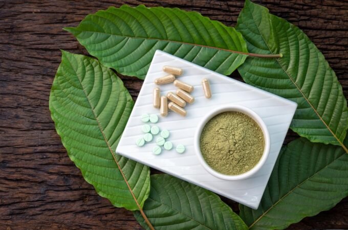 Pain Management: What Is the Kratom Plant and How Can It Help Me?