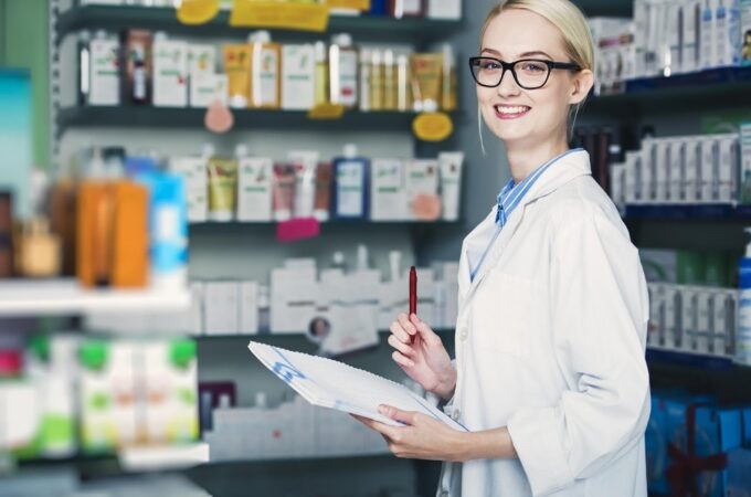 How to Become a Pharmacy Technician: The Only Guide You Need