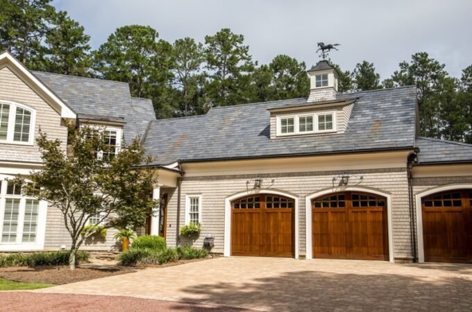 7 Signs Your Garage Door Already Needs Replacement