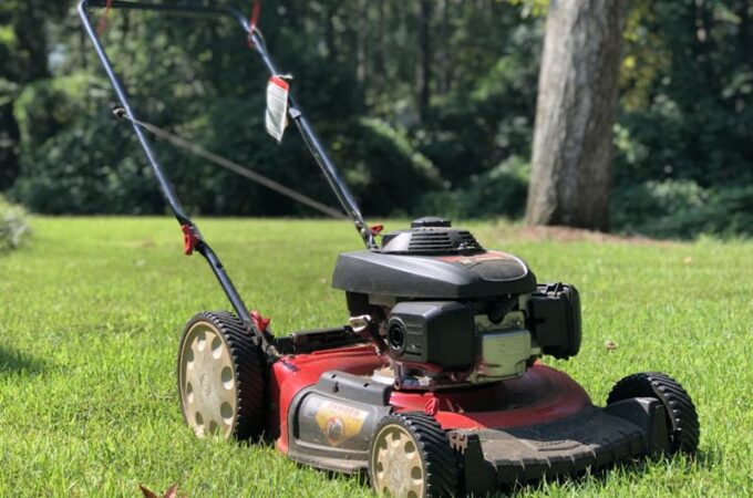 A Helpful Guide on Purchasing the Best Lawn Mower to Suit Your Needs