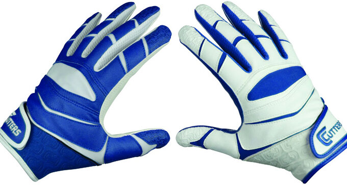How Football Gloves Differ Per Position?