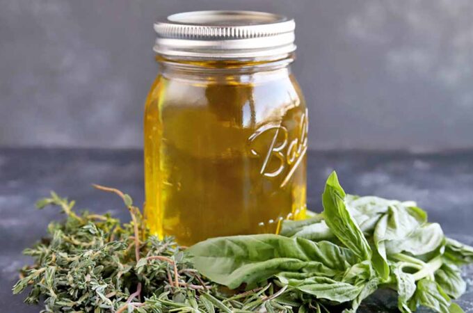 Top 5 Reasons Why You Should Use Infused Oils