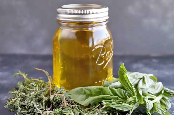 Top 5 Reasons Why You Should Use Infused Oils