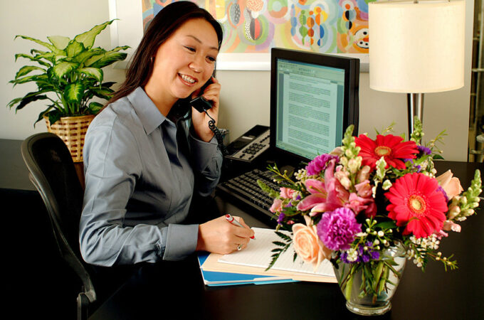 Ways Flowers Can Improve Workplace Productivity