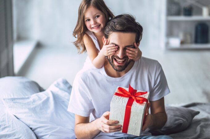 Surprise Your Father With These 9 Amazing Gifts