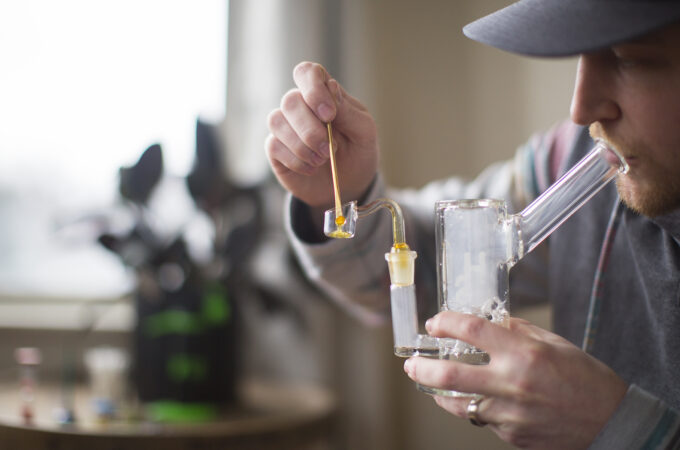 Dabbing 101: What is Cannabis Dabbing and How Do Dabs Work?