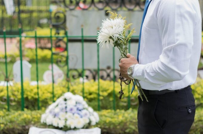 Funeral Essential: Seven Ways to Express Your Love For The Beloved Deceased