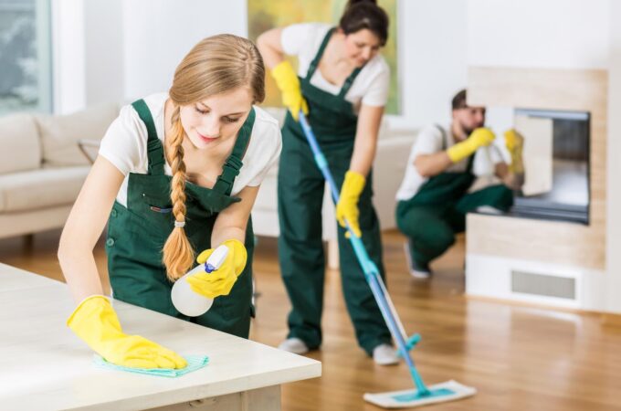 The Brief Guide That Makes Choosing a Commercial Cleaning Company Easy