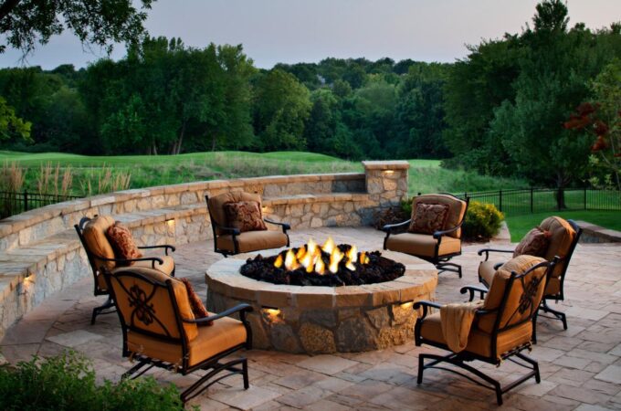 How To Set Up  Outdoor Seating For Fire Pits?