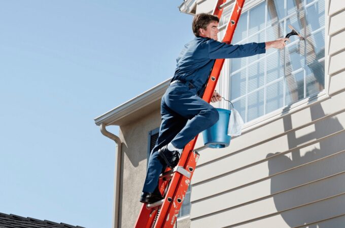What to Look For When Hiring a Window Cleaner
