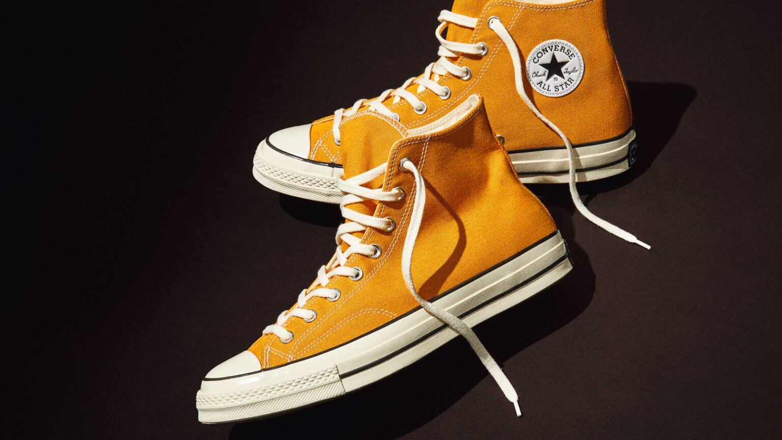How to Wear High Top Sneakers in 5 Awesome Ways