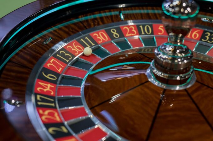 Six Tips From a Casino Professional to Help You Beat the House